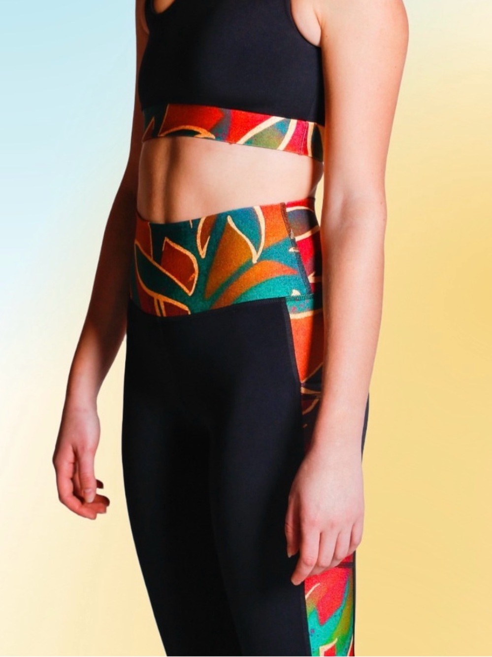 Brio Soul Chayle Women’s High-Waist abstract jungle Legging and sports bra set